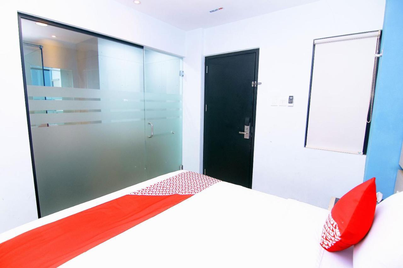 Oyo 592 Budget Hotel By The Harbour Padang  Exterior foto